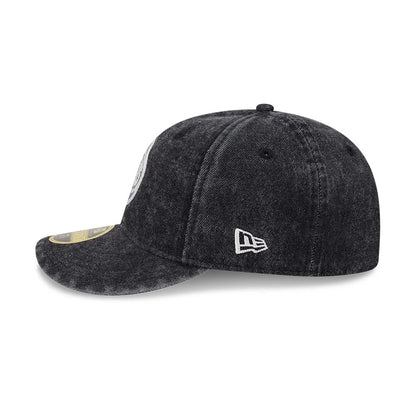 Pictured is this NBA 59FIFTY Day New York Knicks Low Profile 59FIFTY Fitted cap in black. 6