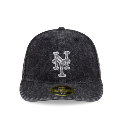 Pictured is this MLB 59FIFTY Day New York Mets Low Profile 59FIFTY Fitted cap in black. 3