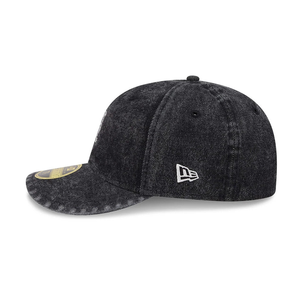 Pictured is this MLB 59FIFTY Day New York Mets Low Profile 59FIFTY Fitted cap in black. 6