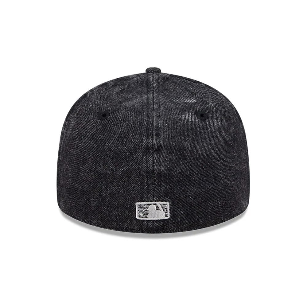 Pictured is this MLB 59FIFTY Day New York Mets Low Profile 59FIFTY Fitted cap in black. 5