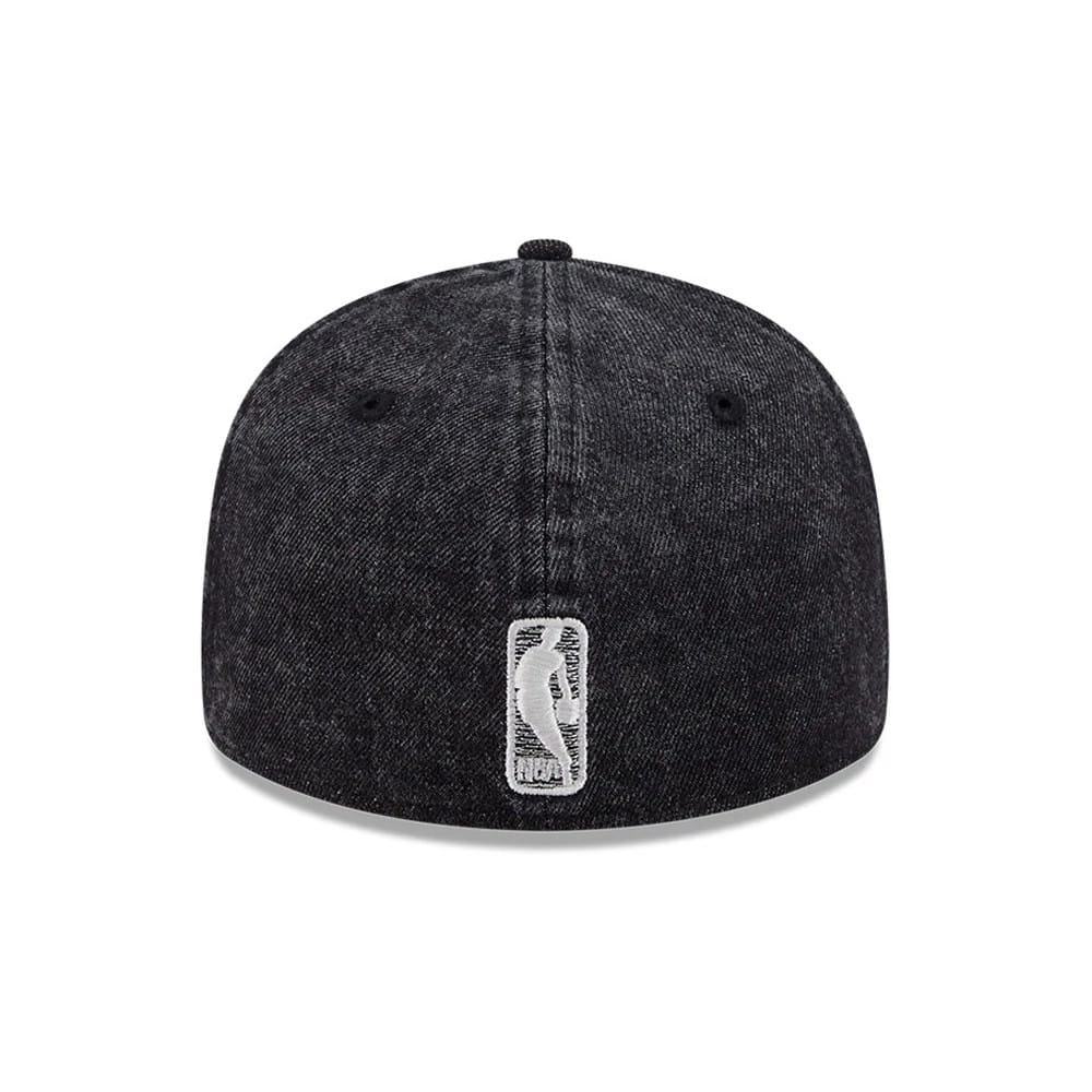 Pictured is this NBA 59FIFTY Day LA Lakers Low Profile 59FIFTY Fitted cap in black. 6