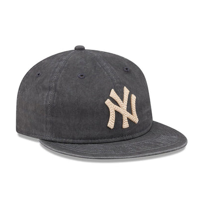 Pictured is this MLB 59FIFTY Day New York Yankees Retro Crown 59FIFTY Fitted cap in black. 4