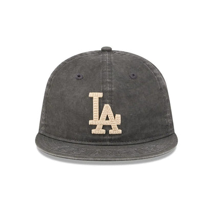 Pictured is this MLB 59FIFTY Day LA Dodgers Retro Crown 59FIFTY Fitted cap in black. 3