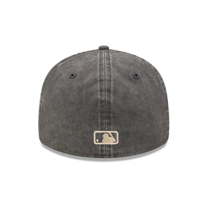 Pictured is this MLB 59FIFTY Day Chicago White Sox Retro Crown 59FIFTY Fitted cap in black. 6