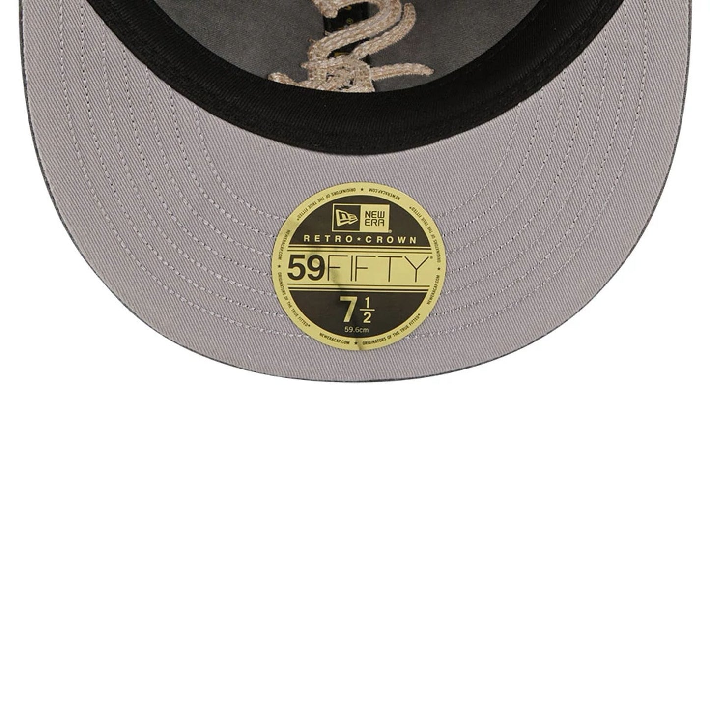 Pictured is this MLB 59FIFTY Day Chicago White Sox Retro Crown 59FIFTY Fitted cap in black. 2