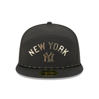 Pictured is this MLB 59FIFTY Day New York Yankees Split Panel 59FIFTY Fitted cap in black. 3