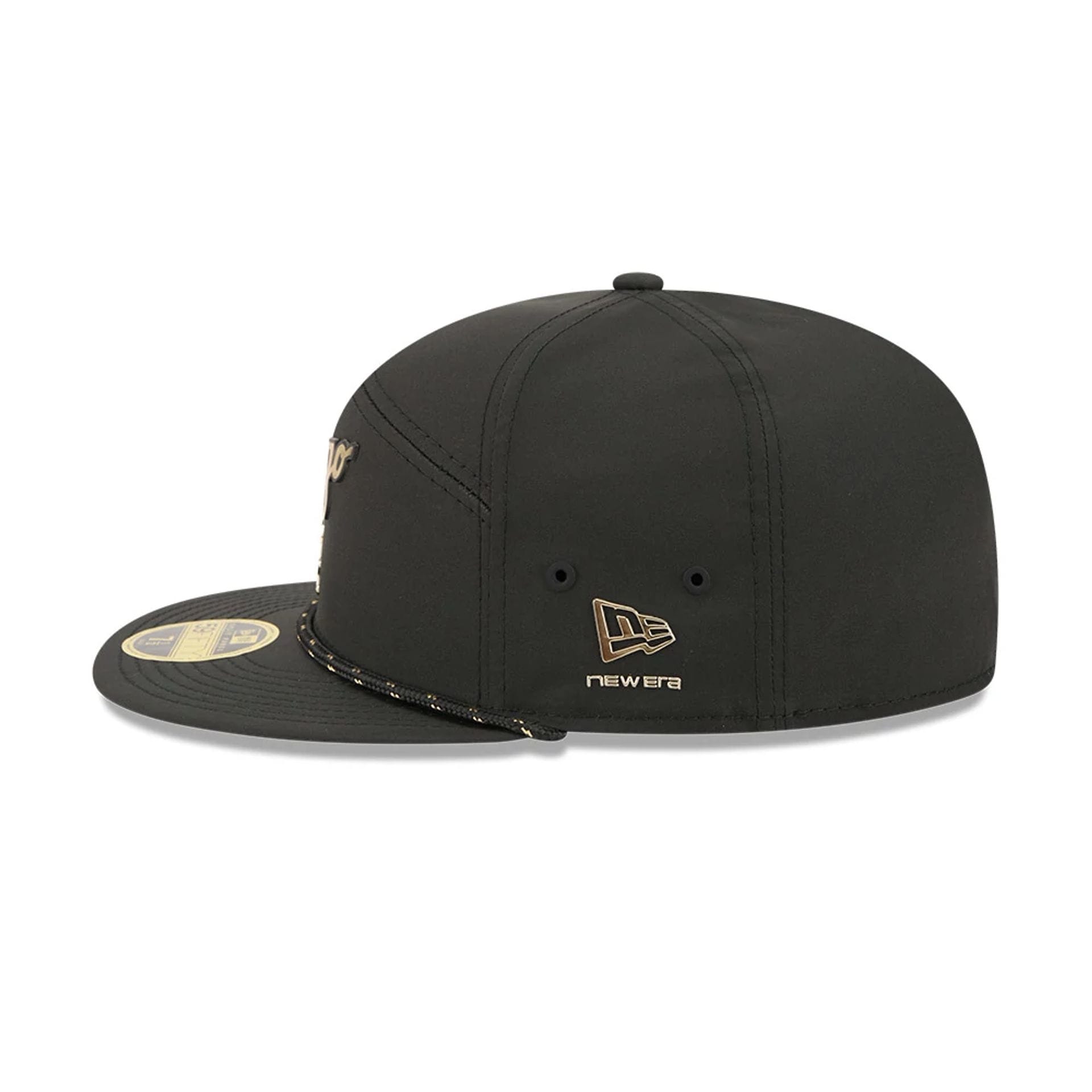 Pictured is this MLB 59FIFTY Day Chicago White Sox Split Panel 59FIFTY Fitted cap in black. 5