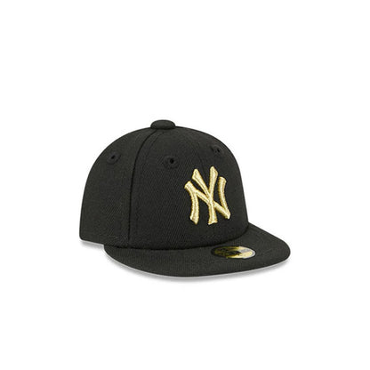 Pictured is this MLB 59FIFTY Day New York Yankees Mini 59FIFTY Fitted cap in black. 3