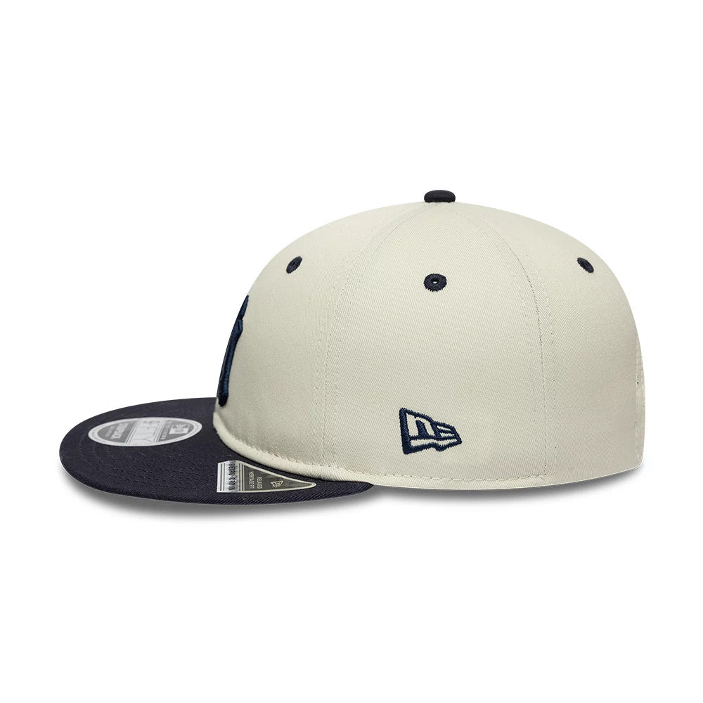 Pictured is this MLB New York Yankees Retro Crown 9FIFTY cap in light beige. 5