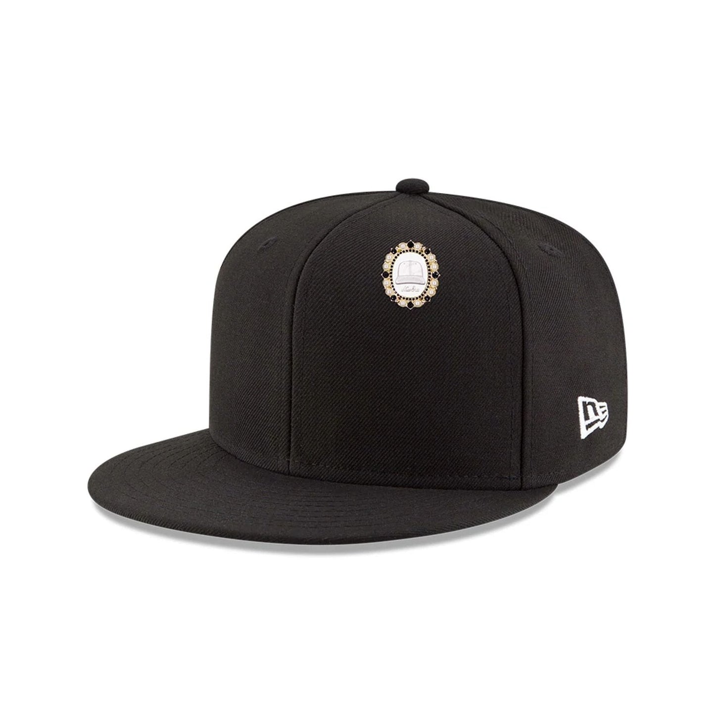 Pictured is this New Era 59FIFTY Day Brooch Pin Badge in black. 2