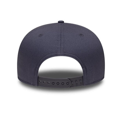 Pictured is this MLB League Essential New York Yankees 9FIFTY Snapback cap in grey. 4