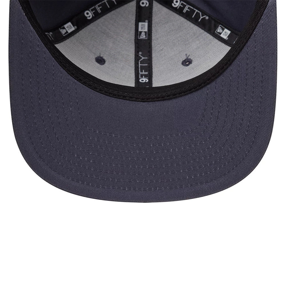 Pictured is this MLB League Essential New York Yankees 9FIFTY Snapback cap in dark grey. 5