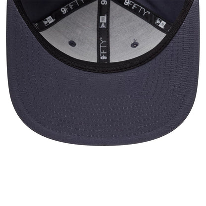 Pictured is this MLB League Essential New York Yankees 9FIFTY Snapback cap in dark grey. 5