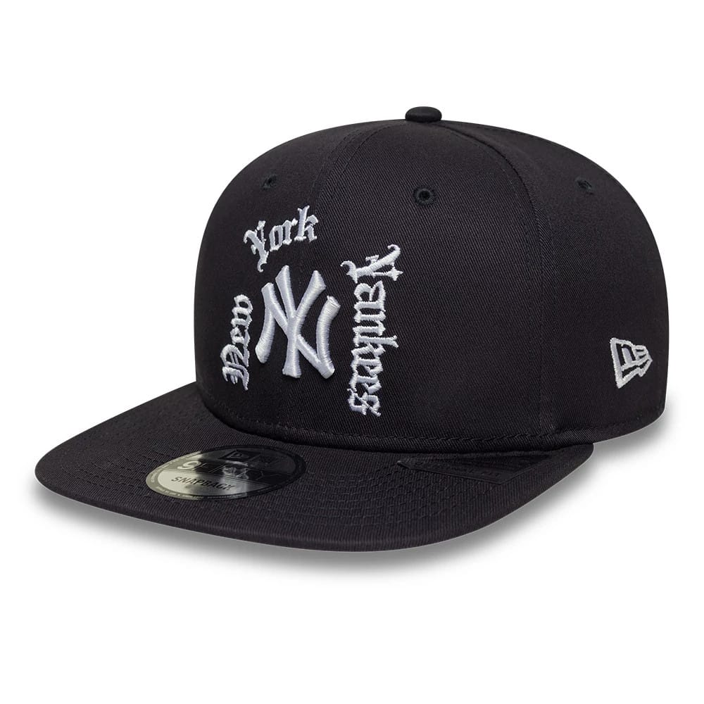 Pictured is this MLB New York Yankees 9FIFTY Snapback cap in navy. 1