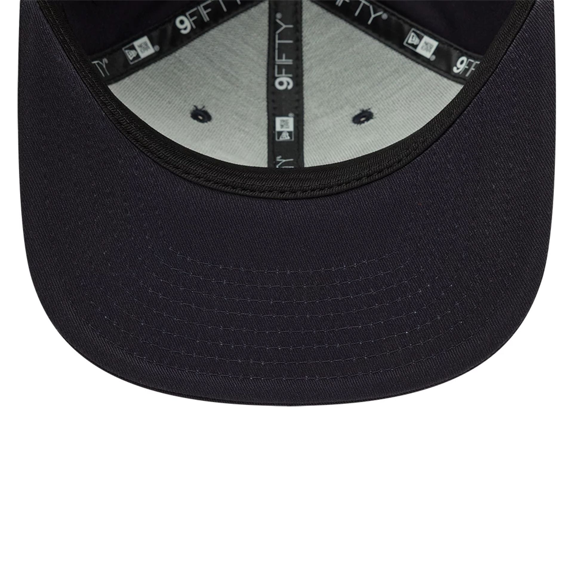 Pictured is this MLB New York Yankees 9FIFTY Snapback cap in navy. 5