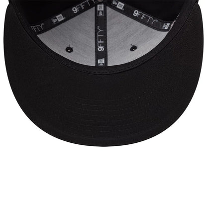 Pictured is this MLB Outdoor Icon New York Yankees 9FIFTY Snapback cap in black. 5