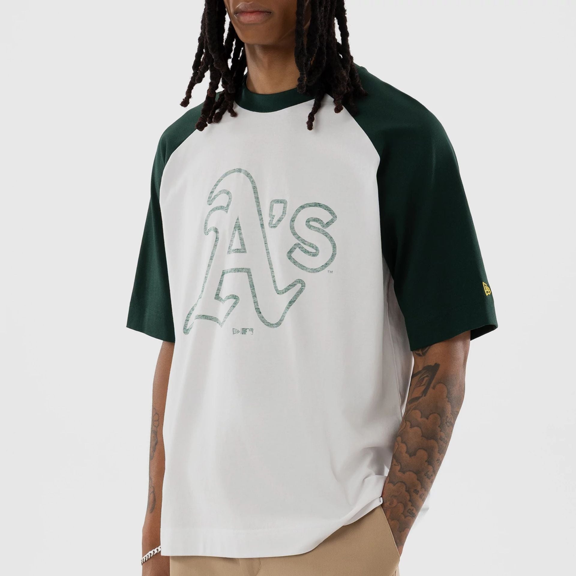 The model is wearing this MLB Athletics Boxy T-Shirt in white. 6