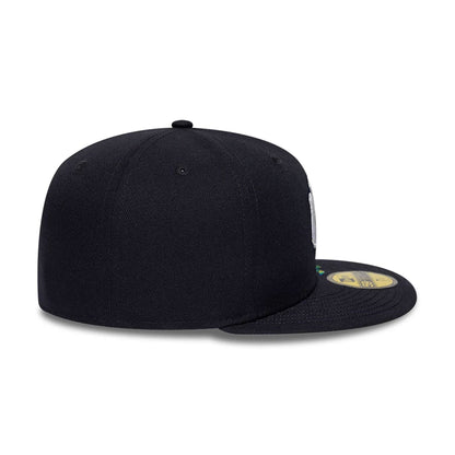 Pictured is this MLB Storm Pattern New York Yankees 59FIFTY Fitted cap in navy. 5