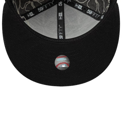 Pictured is this MLB Floral Denim Chicago White Sox 59FIFTY Fitted cap in black. 7