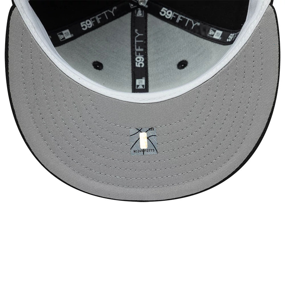 Pictured is this NBA Hardwood Classic San Antonio Spurs 59FIFTY Fitted cap in black. 2