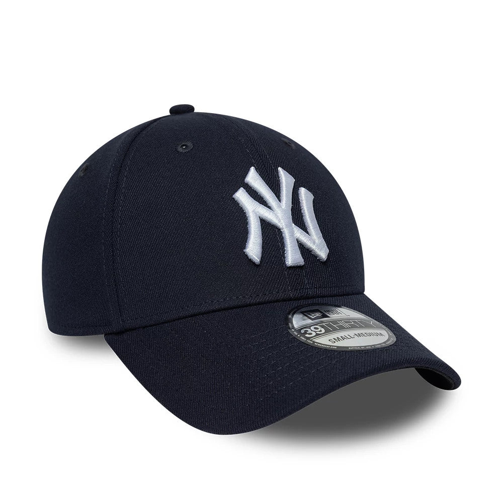 Pictured is this MLB Classic New York Yankees 39THIRTY Stretch Fit cap in navy. 3