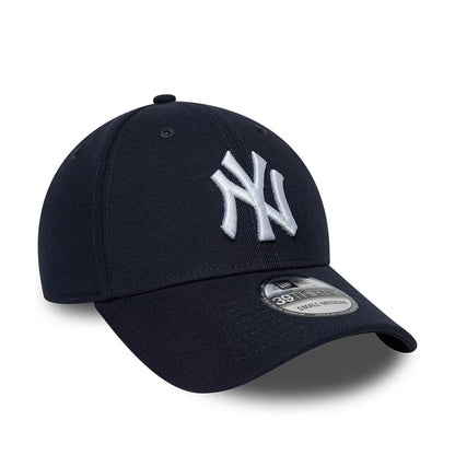 Pictured is this MLB Classic New York Yankees 39THIRTY Stretch Fit cap in navy. 3