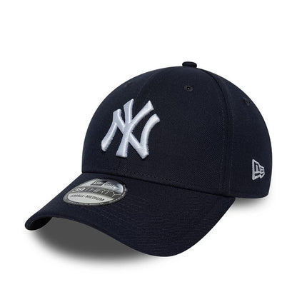 Pictured is this MLB Classic New York Yankees 39THIRTY Stretch Fit cap in navy. 1