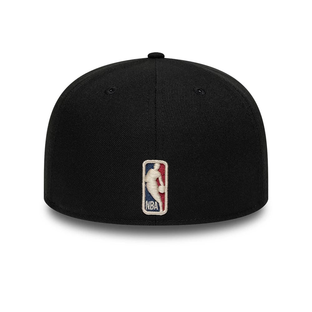 Pictured is this NBA Hardwood Classic Chicago Bulls 59FIFTY Fitted cap in black. 5