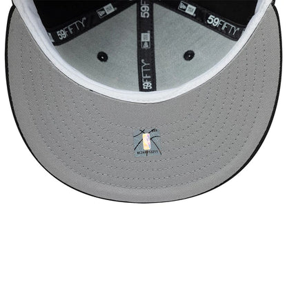 Pictured is this NBA Hardwood Classic Chicago Bulls 59FIFTY Fitted cap in black. 2