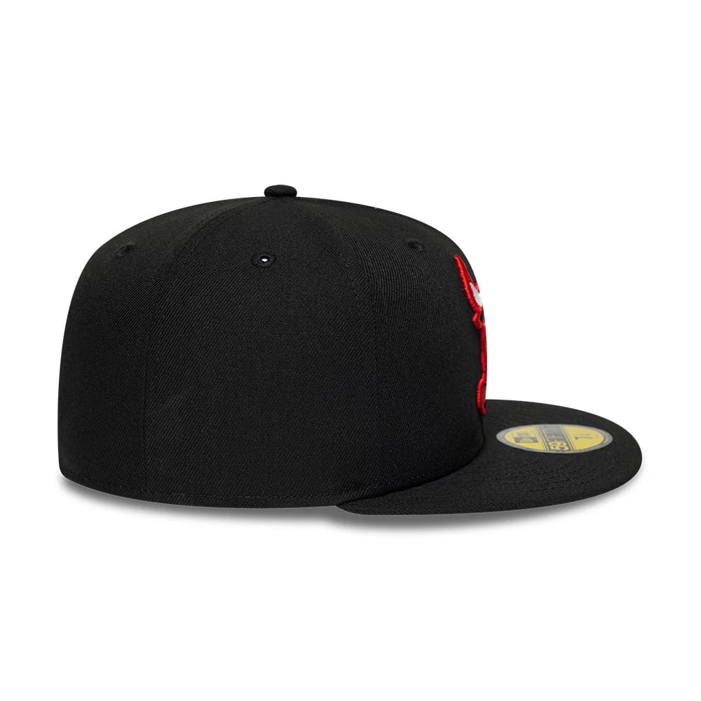 Pictured is this NBA Hardwood Classic Chicago Bulls 59FIFTY Fitted cap in black. 7