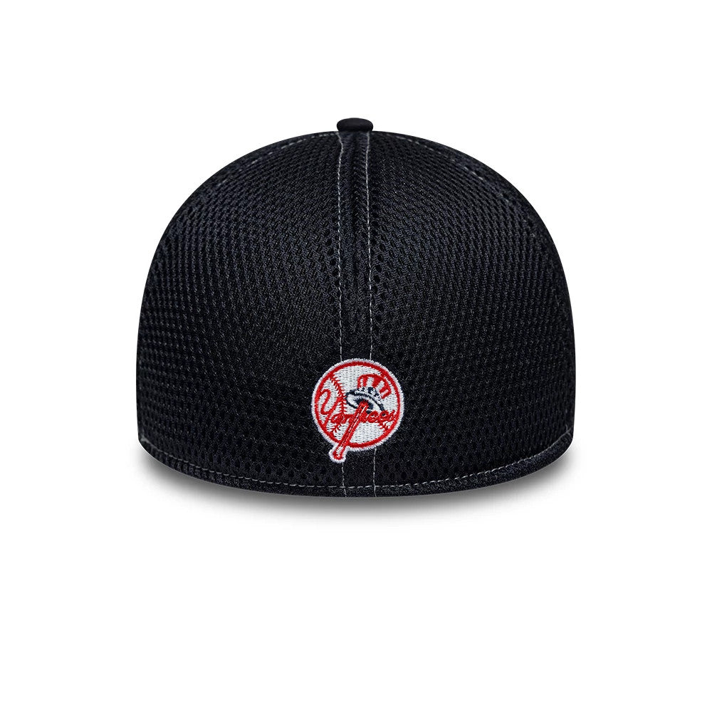 Pictured is this MLB Neo New York Yankees 39THIRTY Stretch Fit cap in navy. 4