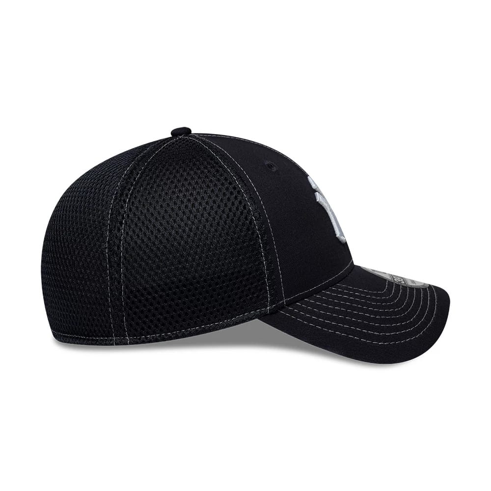 Pictured is this MLB Neo New York Yankees 39THIRTY Stretch Fit cap in navy. 6