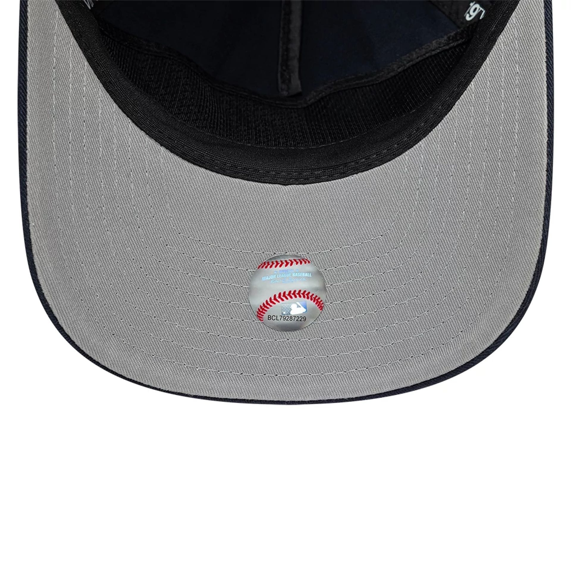Pictured is this MLB Championship Atlanta Braves 19TWENTY cap in navy. 2