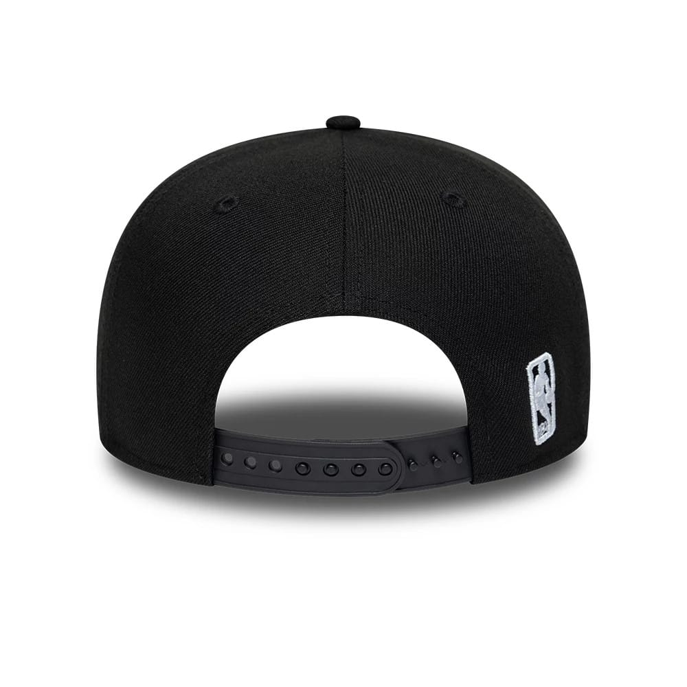 Pictured is this NBA Chicago Bulls 9FIFTY Snapback cap in black. 6