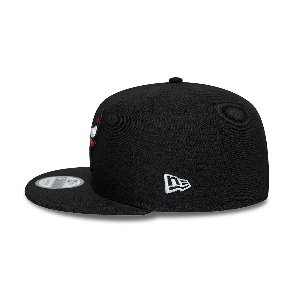 Pictured is this NBA Chicago Bulls Core 9FIFTY Snapback cap in black. 4
