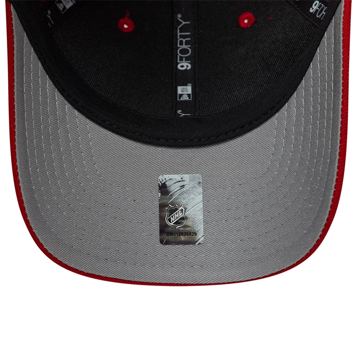 Pictured is this NHL Team Chicago Blackhawks 9FORTY M-Crown cap in red. 2