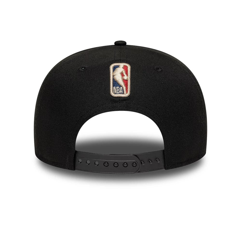 Pictured is this NBA Hardwood Classic Vancouver Grizzlies 9FIFTY A-Frame Snapback cap in black. 6