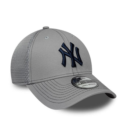 Pictured is this MLB Neo New York Yankees 39THIRTY Stretch Fit cap in Grey . 3