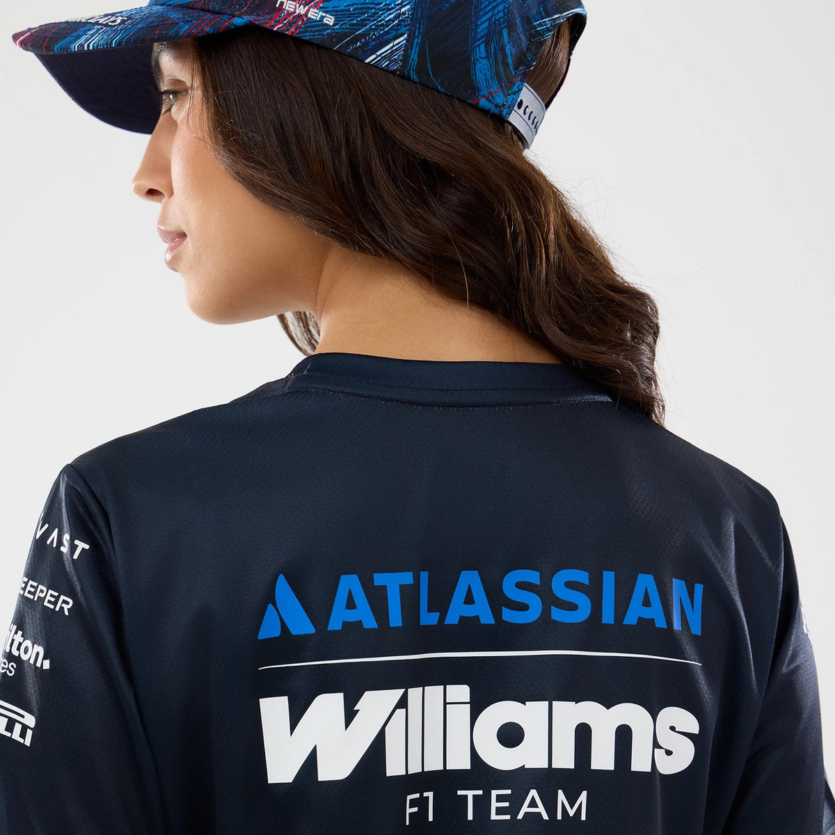 The model is wearing this Womens Williams GB Race Special Tech T-Shirt  in navy. 7