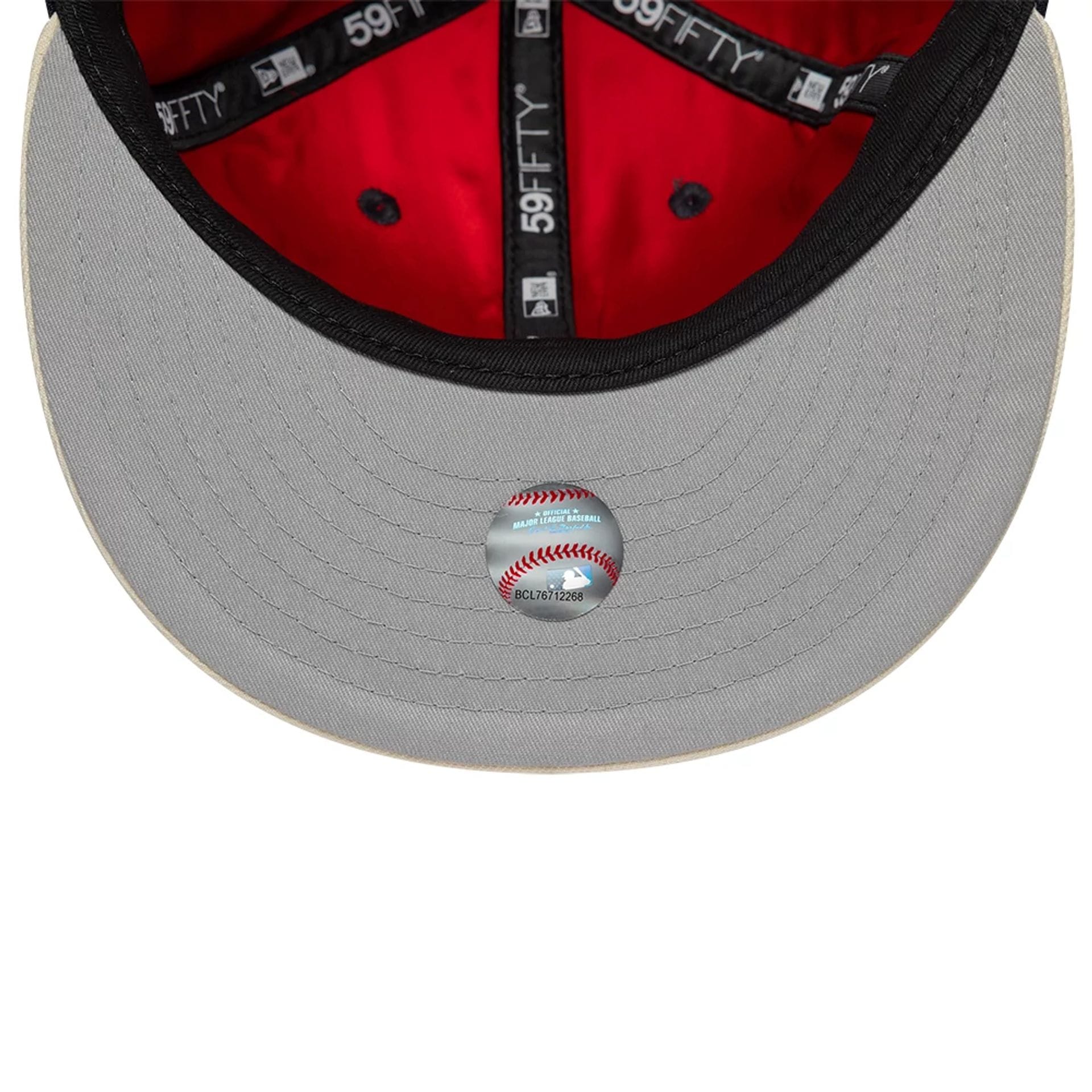 Pictured is this MLB Multi Logo New York Yankees 59FIFTY Fitted cap in navy. 2