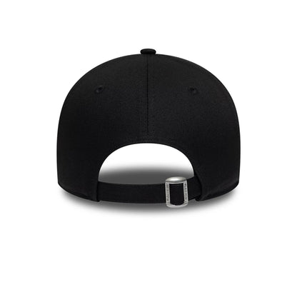 Pictured is this Retro Goal Keeper Chelsea FC Lion Crest 9FORTY cap in black. 6