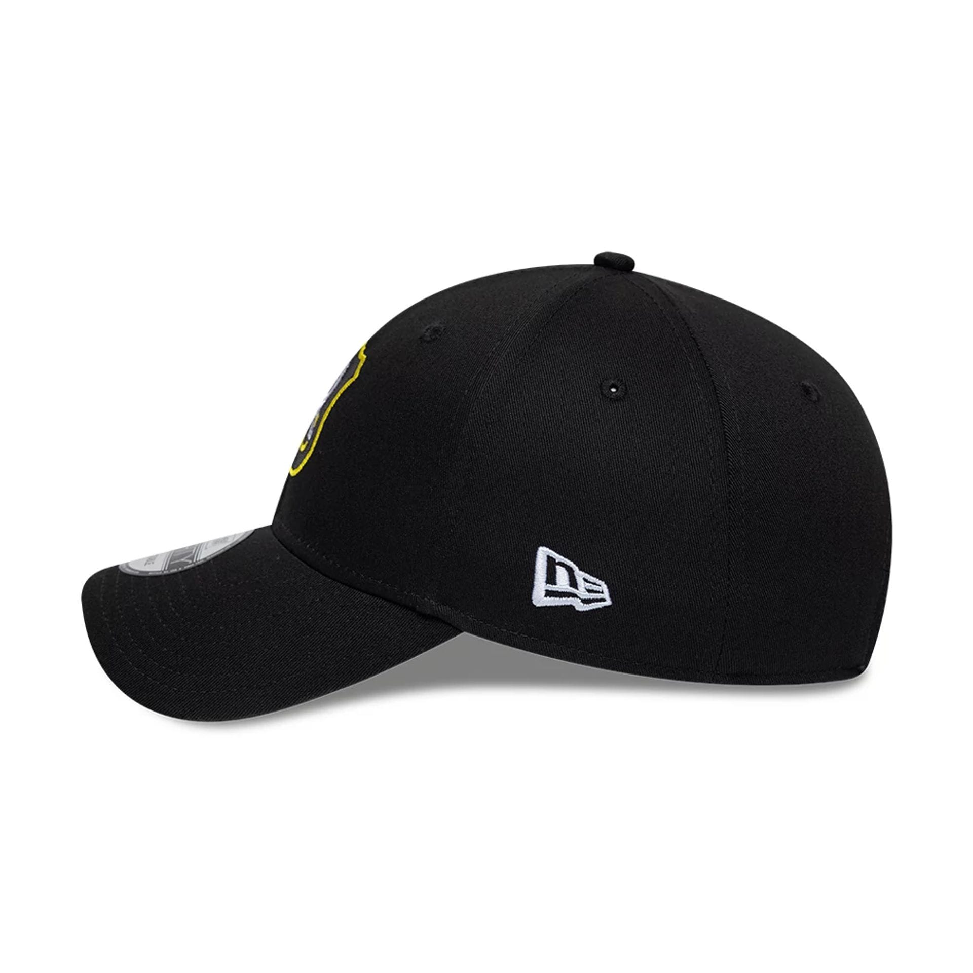 Pictured is this Retro Goal Keeper Chelsea FC Lion Crest 9FORTY cap in black. 4