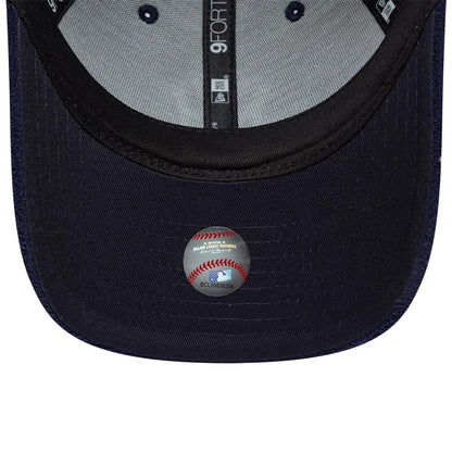 Pictured is this MLB Fleece New York Yankees 9FORTY M-Crown cap in navy. 5
