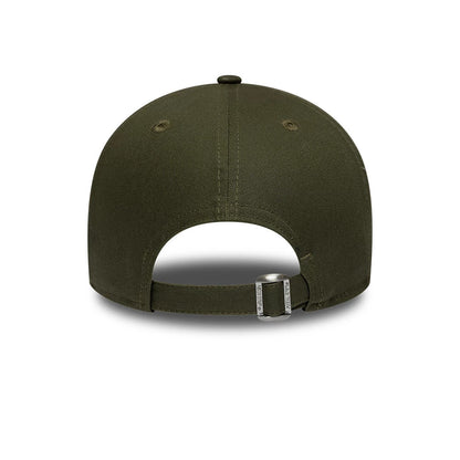Pictured is this New Era Gem Patch Distress 9FORTY cap in green. 4
