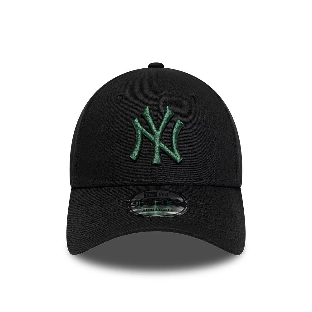 Pictured is this MLB League Essential New York Yankees 9FORTY cap in black. 2