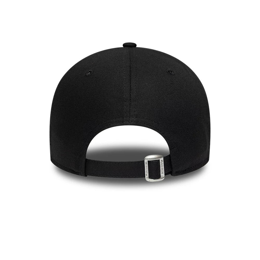 Pictured is this MLB League Essential New York Yankees 9FORTY cap in black. 4