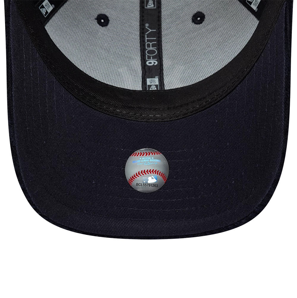 Pictured is this MLB Cord Visor New York Yankees 9FORTY M-Crown cap in navy. 5