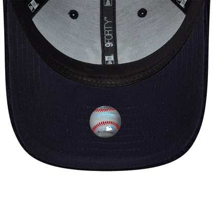 Pictured is this MLB Cord Visor New York Yankees 9FORTY M-Crown cap in navy. 5