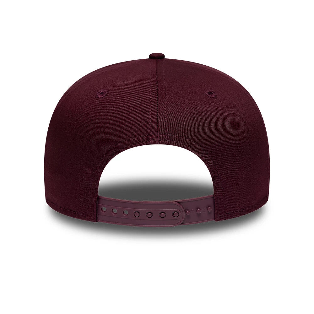 Pictured is this MLB League Essential New York Yankees 9FIFTY Original Fit cap in dark purple. 4