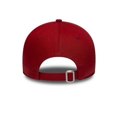 Pictured is this MLB League Essential LA Dodgers 9TWENTY cap in dark red. 4